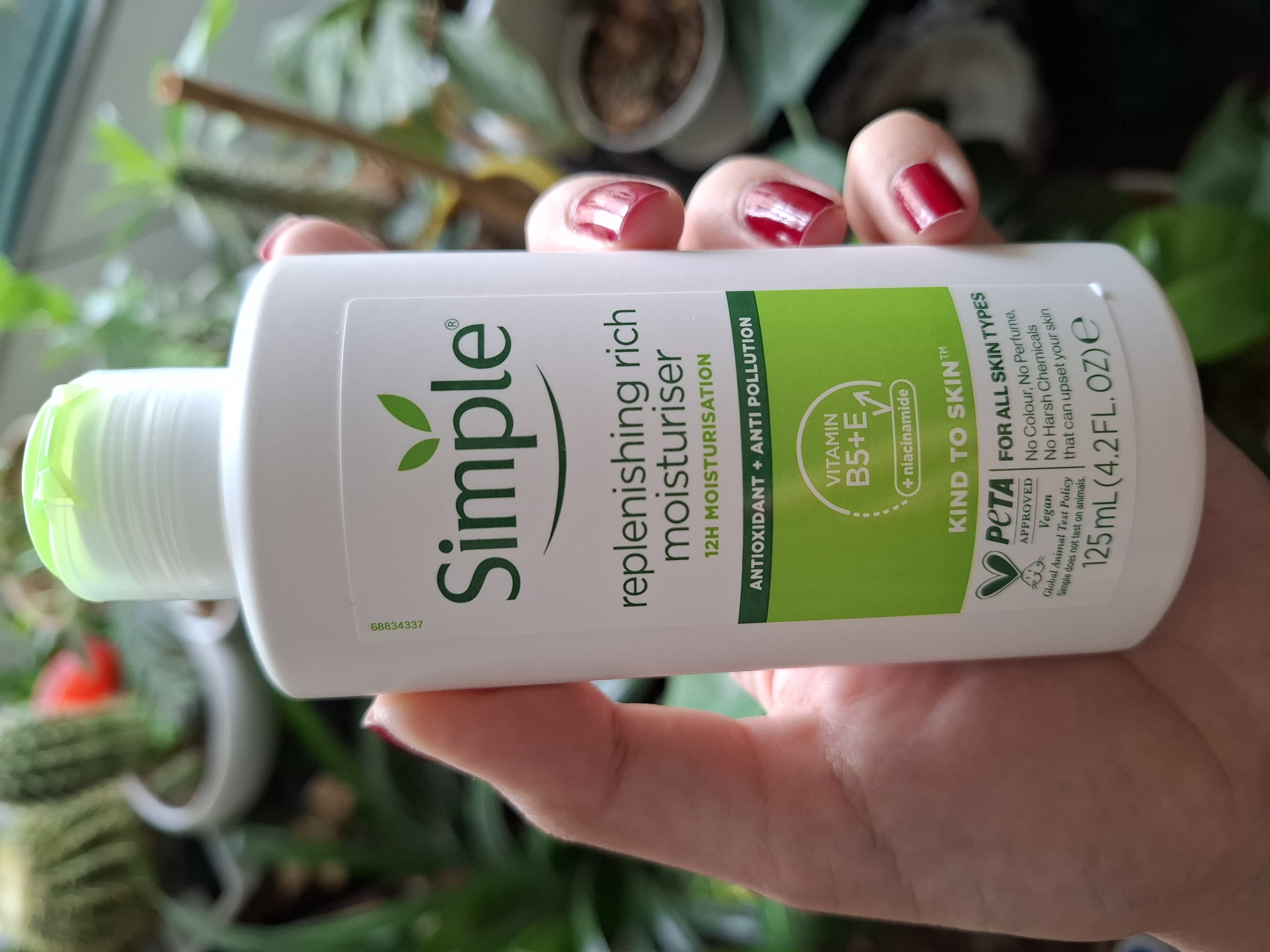 آبرسان و مرطوب کننده پوست خشک مدل ریچ